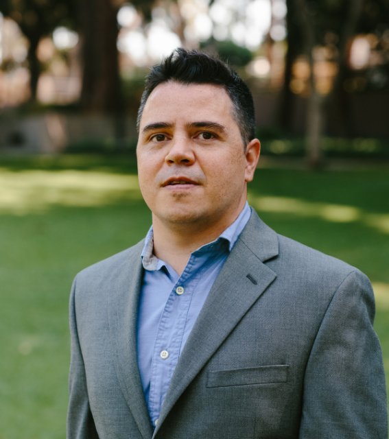 Headshot of Rodrigo Dominguez-Villegas