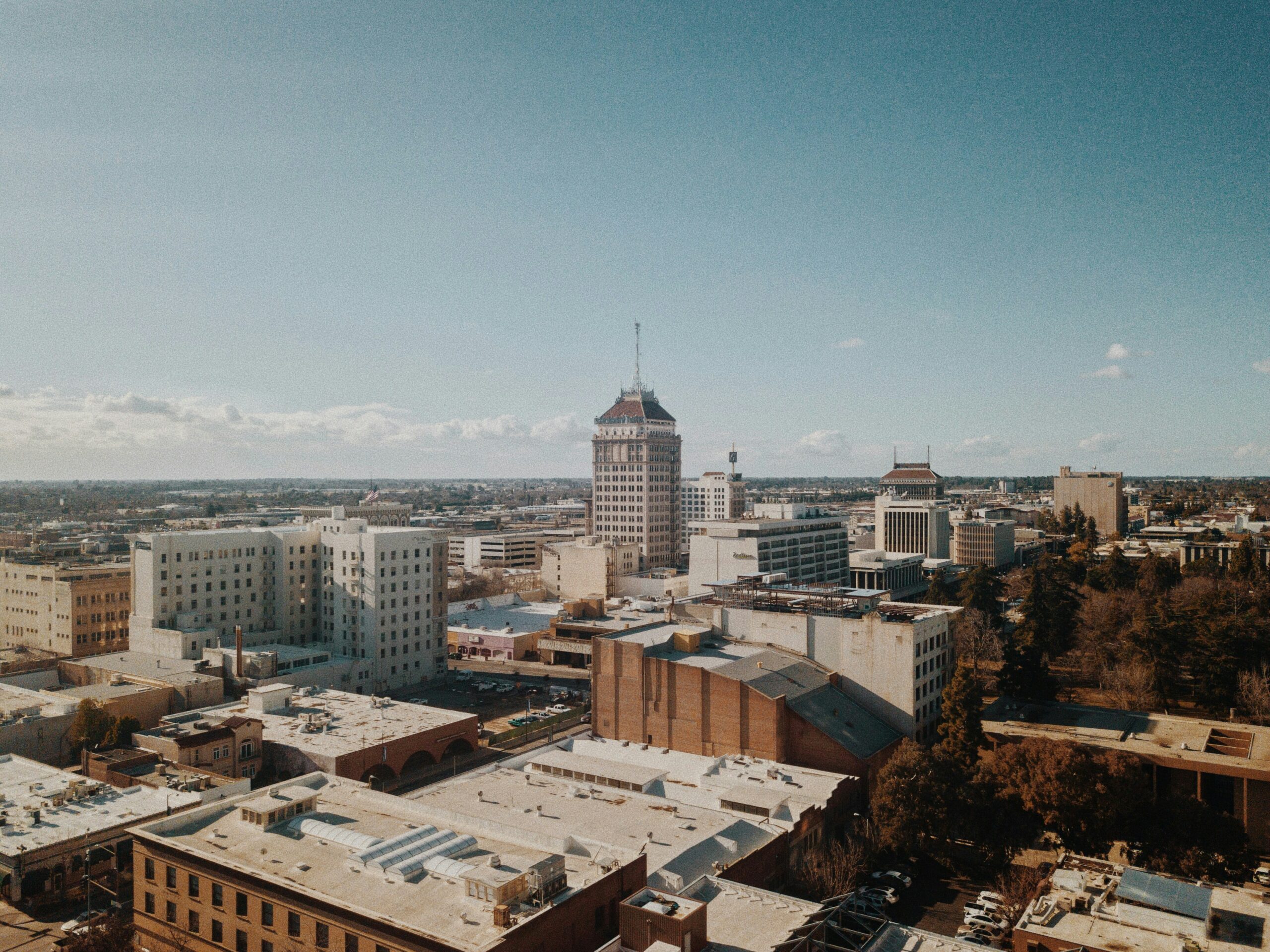 Estudio de UCLA LPPI Resalta la Resiliencia de los Latinos en el Condado de Fresno 